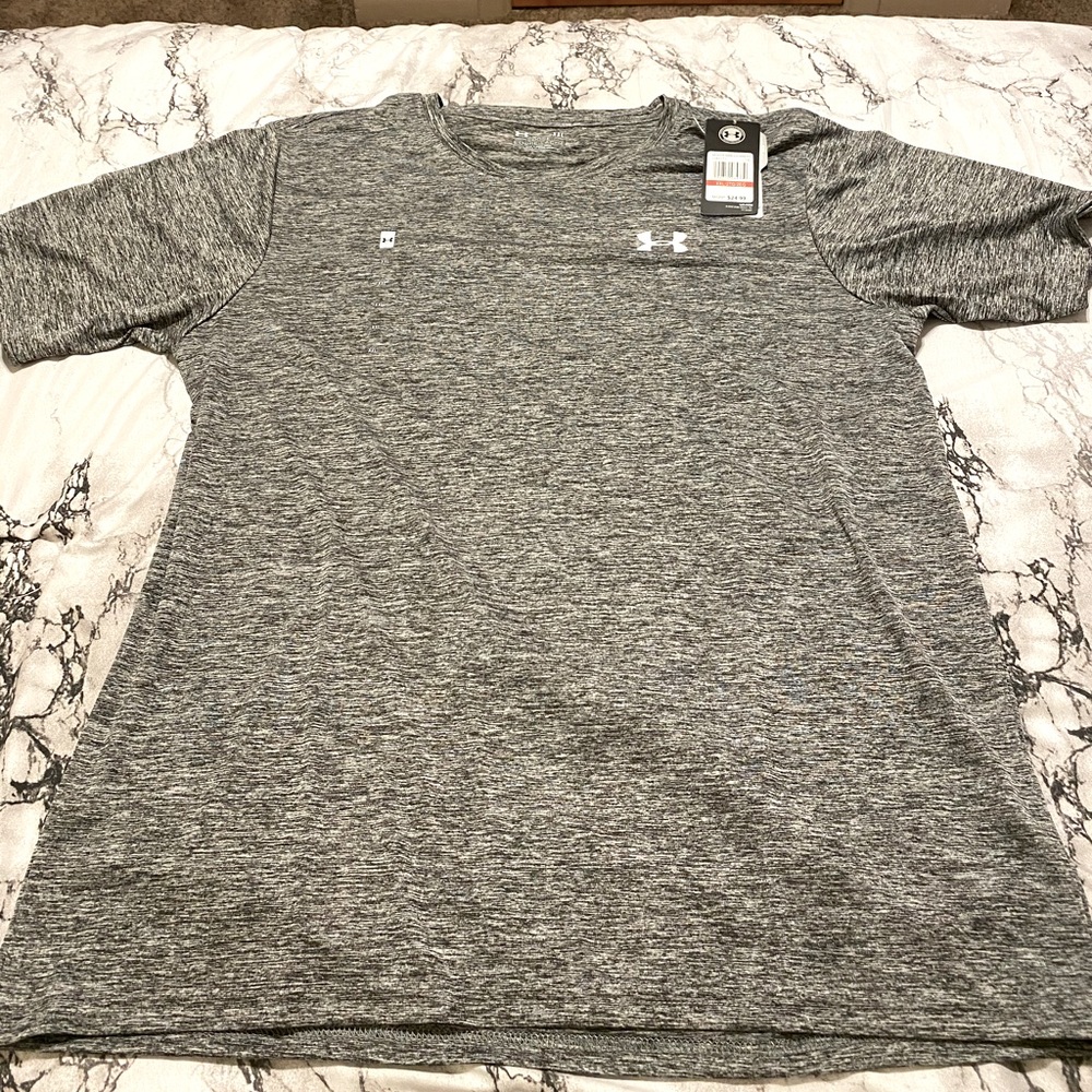 NWT Men’s UnderArmour shirt